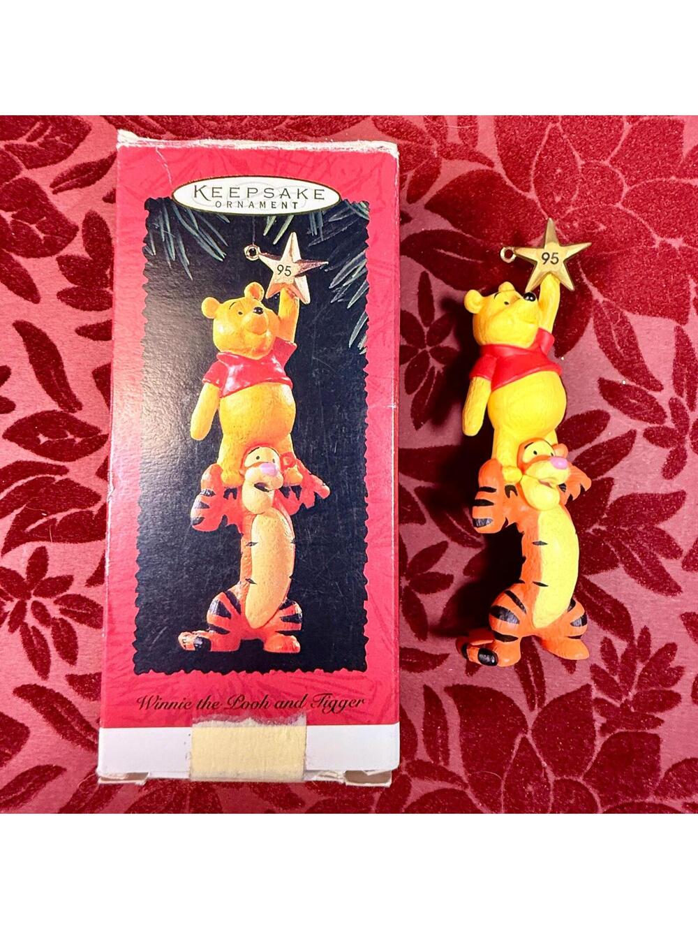Winnie the Pooh and Tigger - Hallmark Keepsake Ornament - 1995